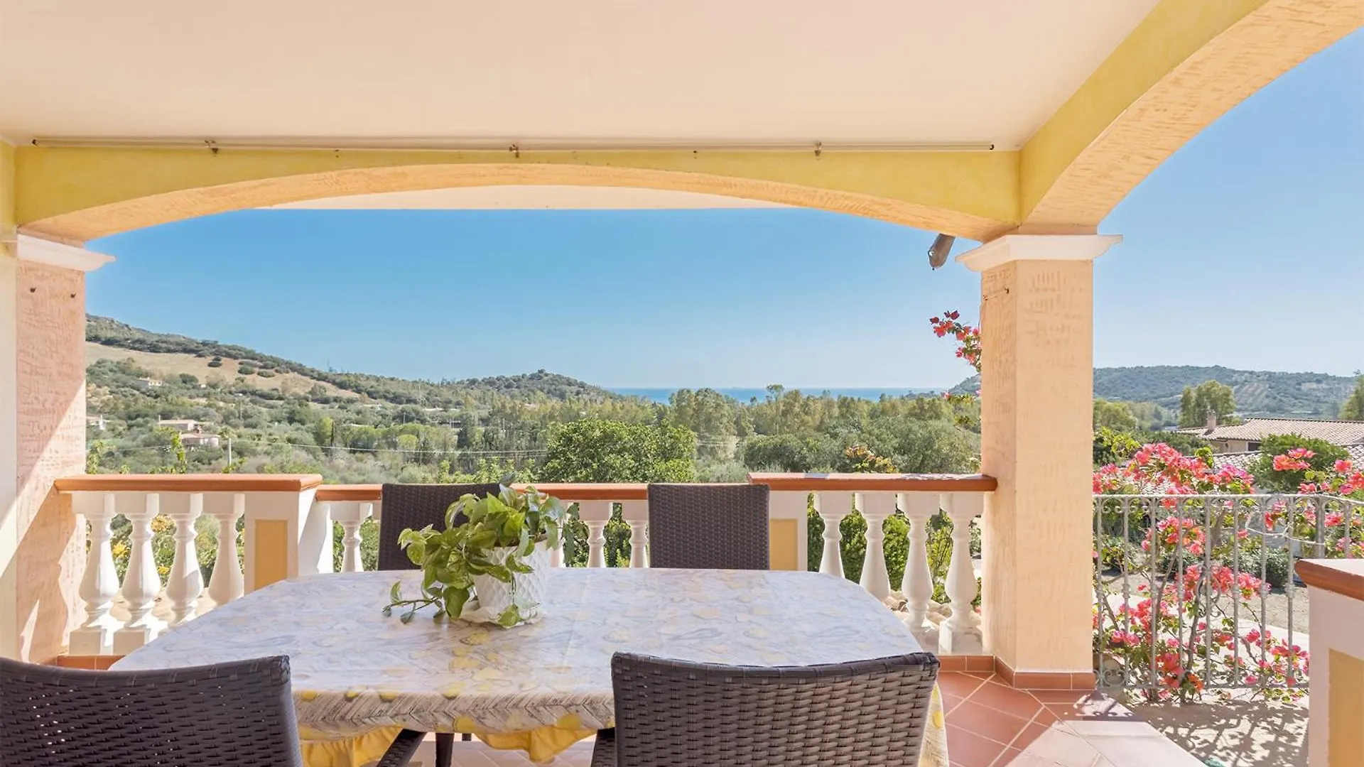 Domu Elgive Villa Tertenia